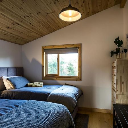 Fern Lodge - 2 Bedroom Log Cabin - Saint Florence - Tenby Bagian luar foto