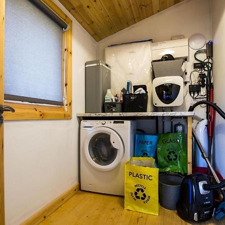 Fern Lodge - 2 Bedroom Log Cabin - Saint Florence - Tenby Bagian luar foto