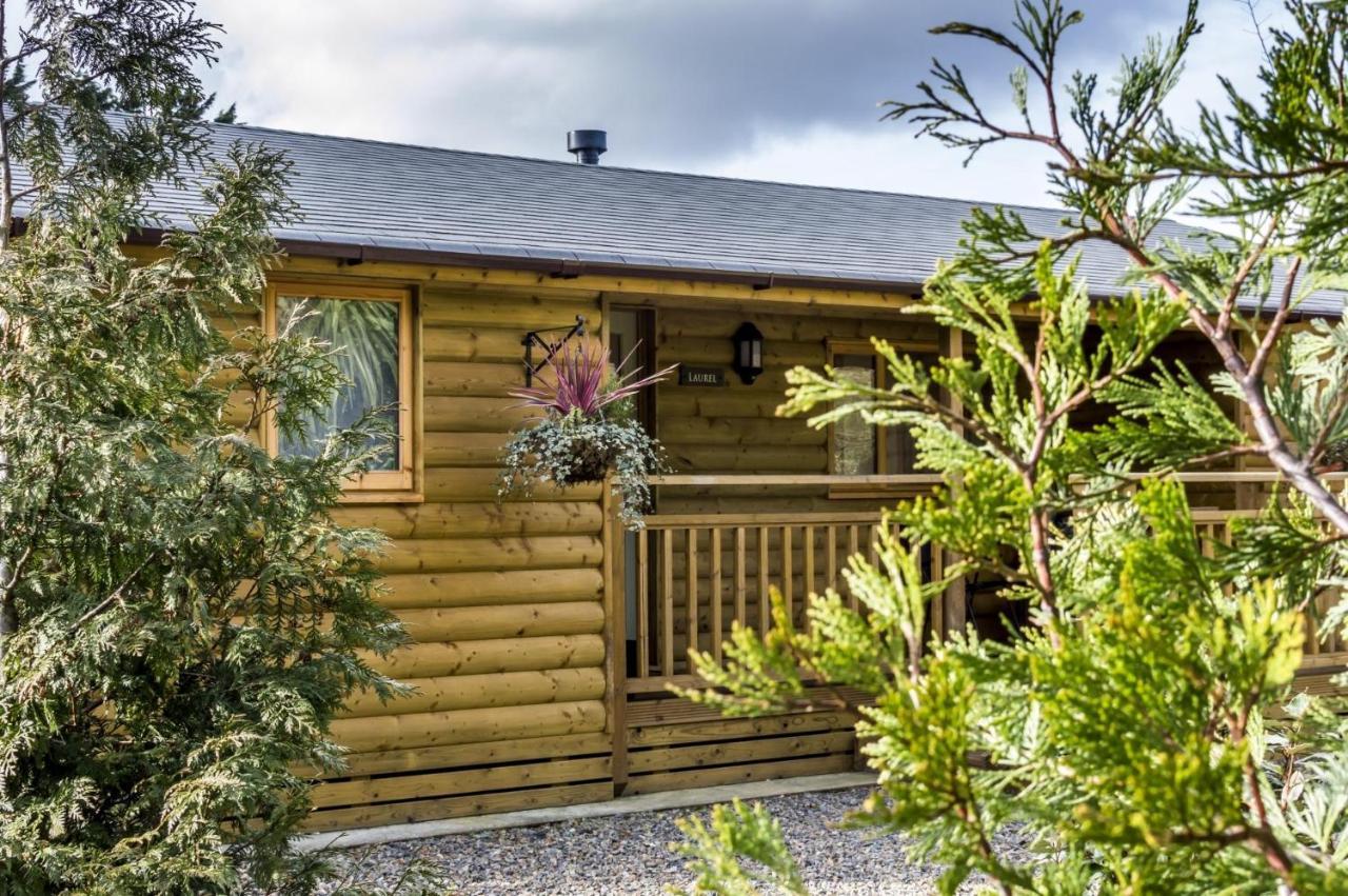 Fern Lodge - 2 Bedroom Log Cabin - Saint Florence - Tenby Bagian luar foto