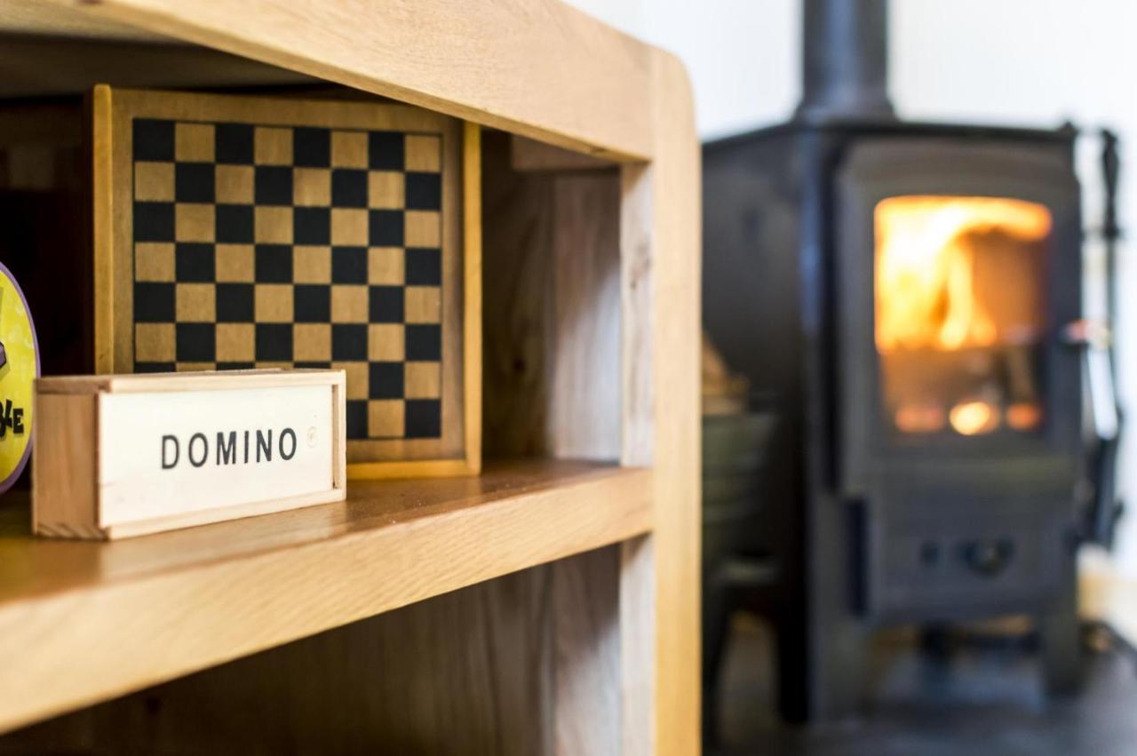 Fern Lodge - 2 Bedroom Log Cabin - Saint Florence - Tenby Bagian luar foto